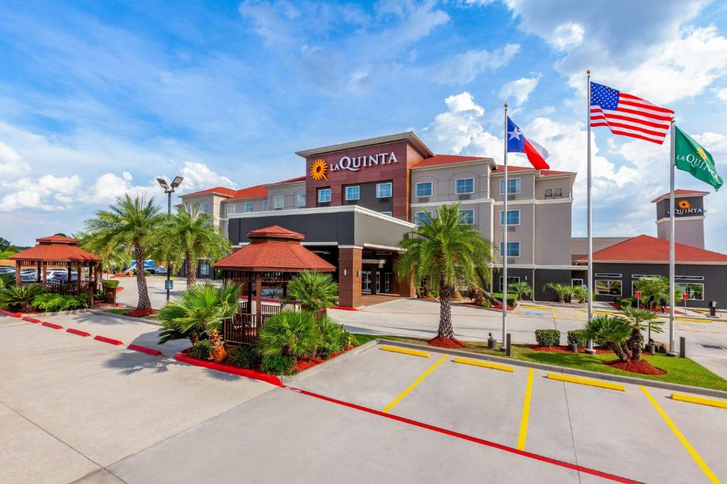 La Quinta by Wyndham Houston Channelview Main image 1